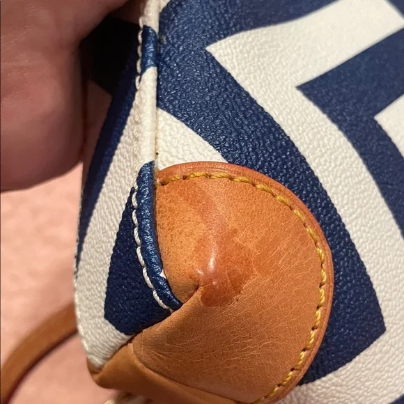 Dooney & Bourke Navy and White Chevron Crossbody Bag - Picture 6 of 6